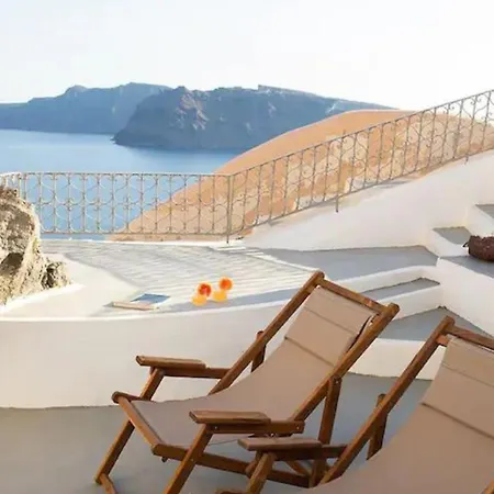 Great Cave At Oia, Greece Apartment