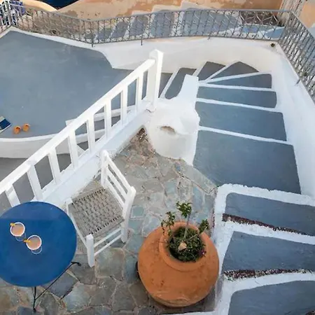 Great Cave At Oia, Greece Apartment *